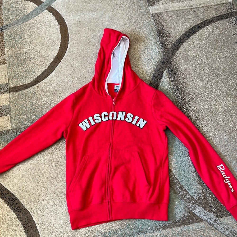 Women’s medium Red Wisconsin Badgers zip up
